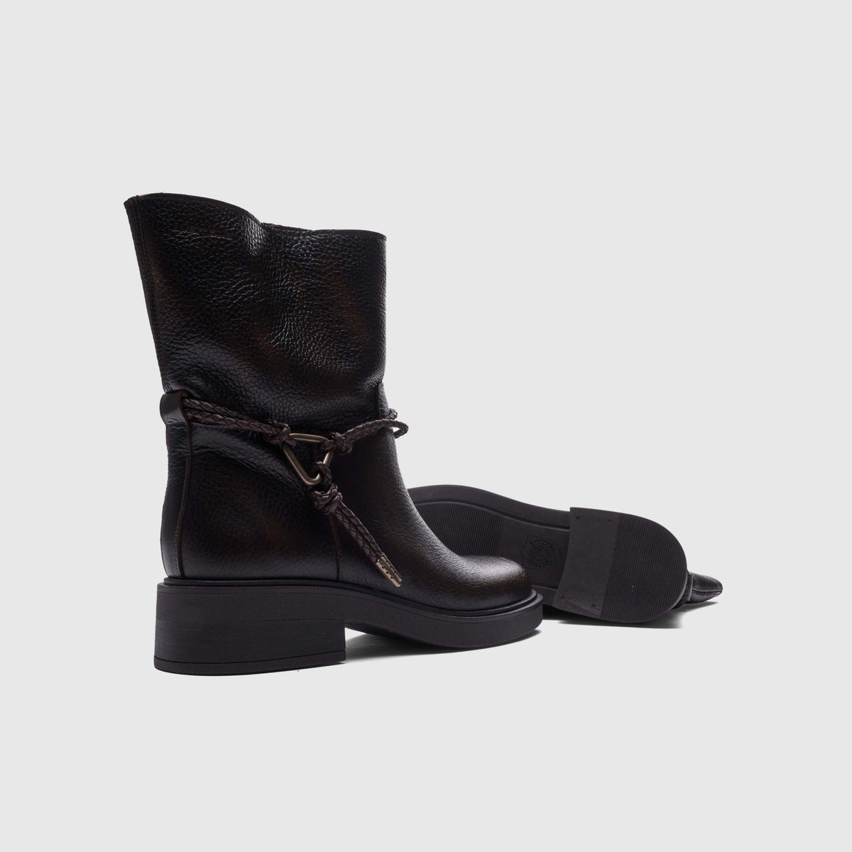 Ambitious Bota Giulia