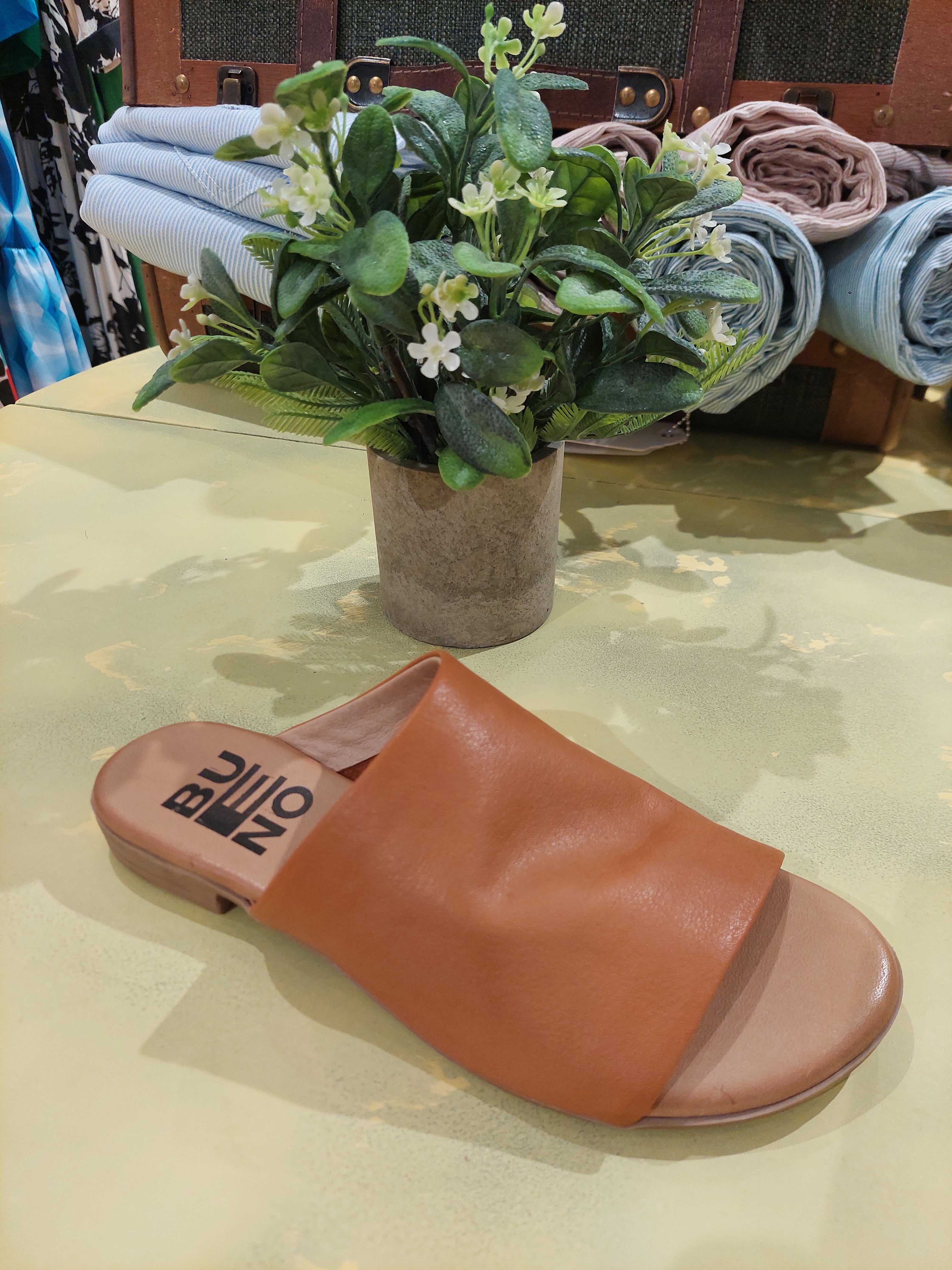 Bueno Chinelo Pele - vista frontal