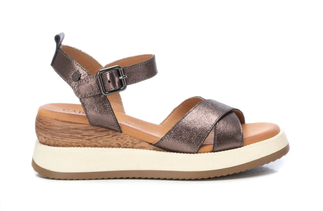 Carmela Sandália Pele Plataforma com Fivela - vista frontal