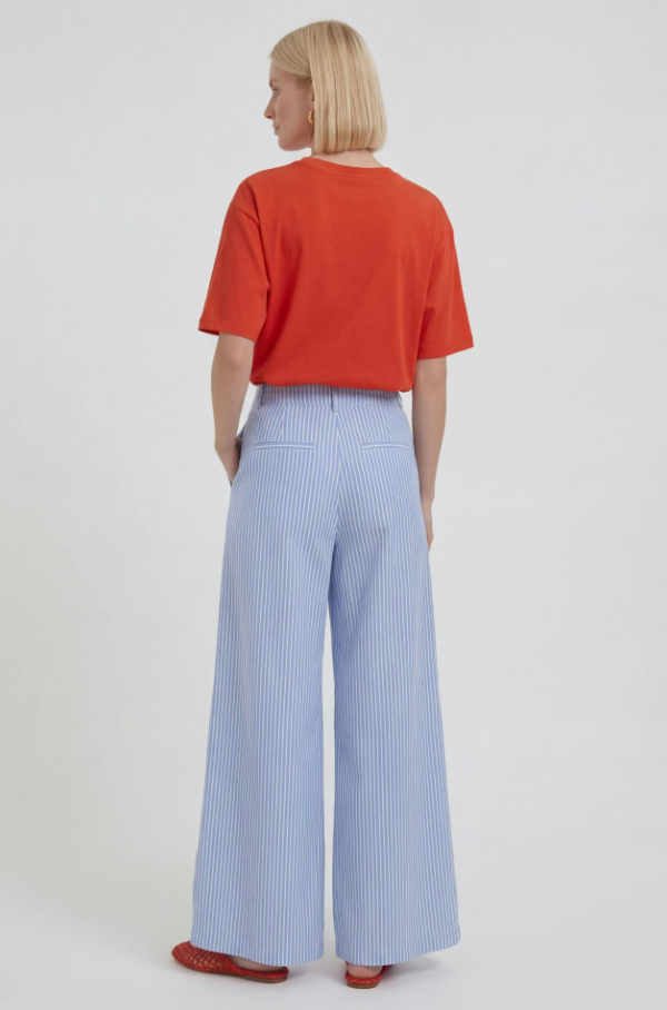 Ouí Calça de riscas com pregas