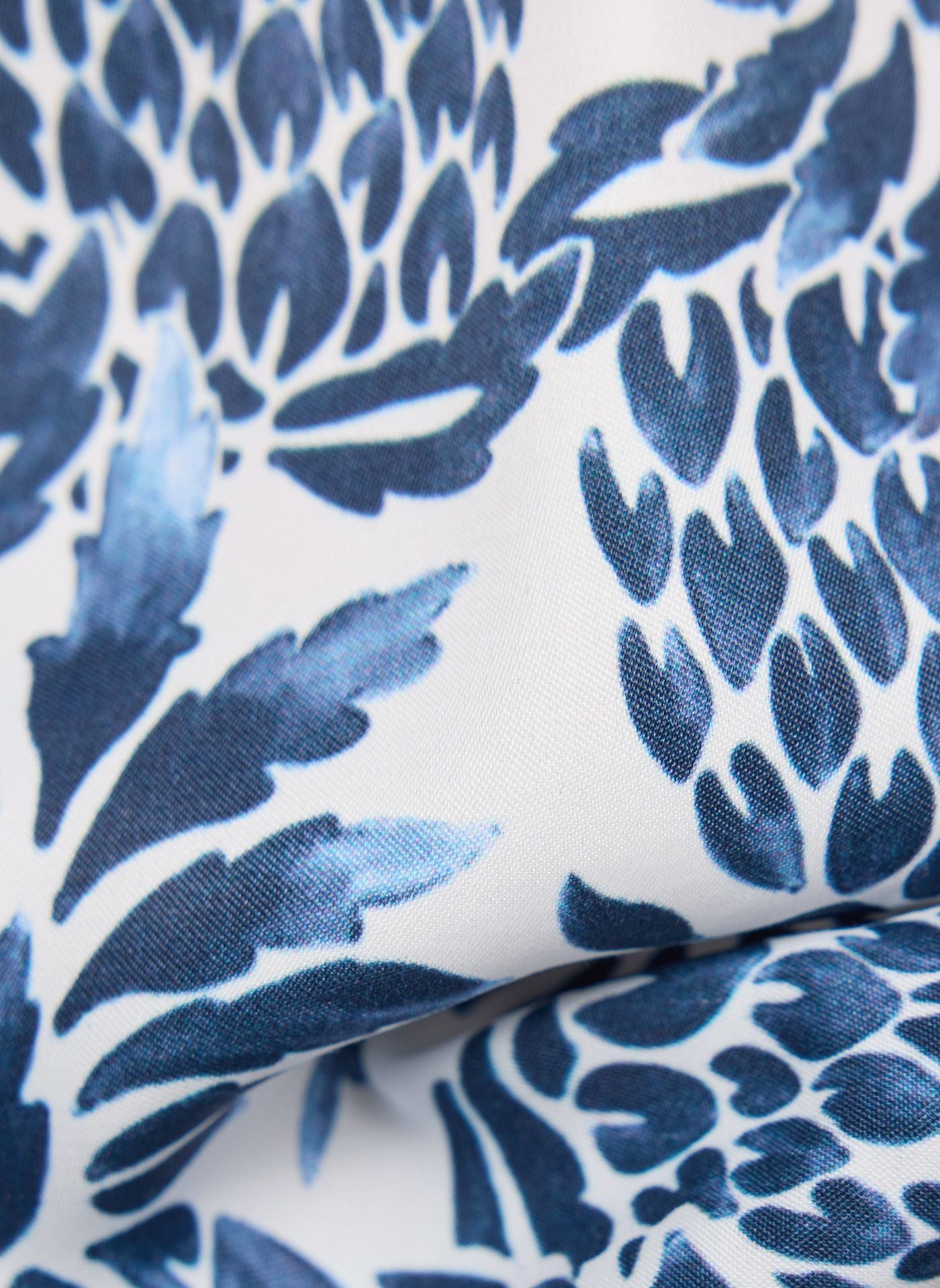 Rabe blusa floral viscose com gola alta e mangas três quartos