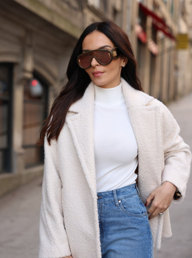 Scripta Casaco em artigo fantasia e golas de aba