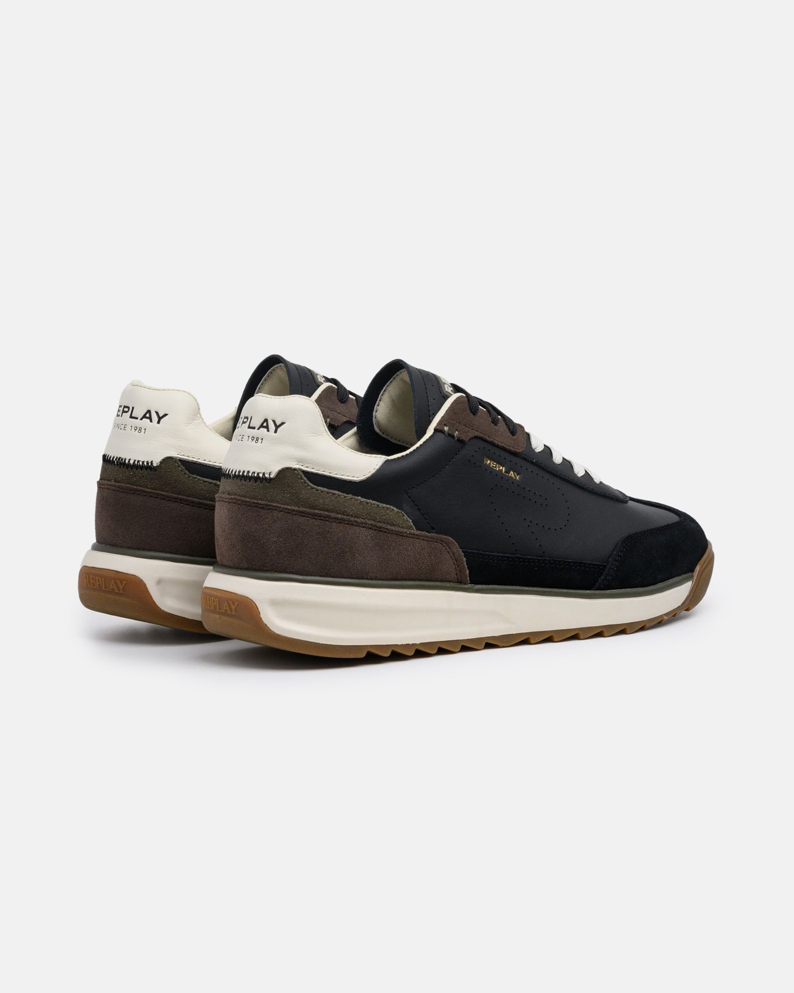 Replay Ténis Yard M Sport em Pele e Camurça com Logo Dourado - detalhe