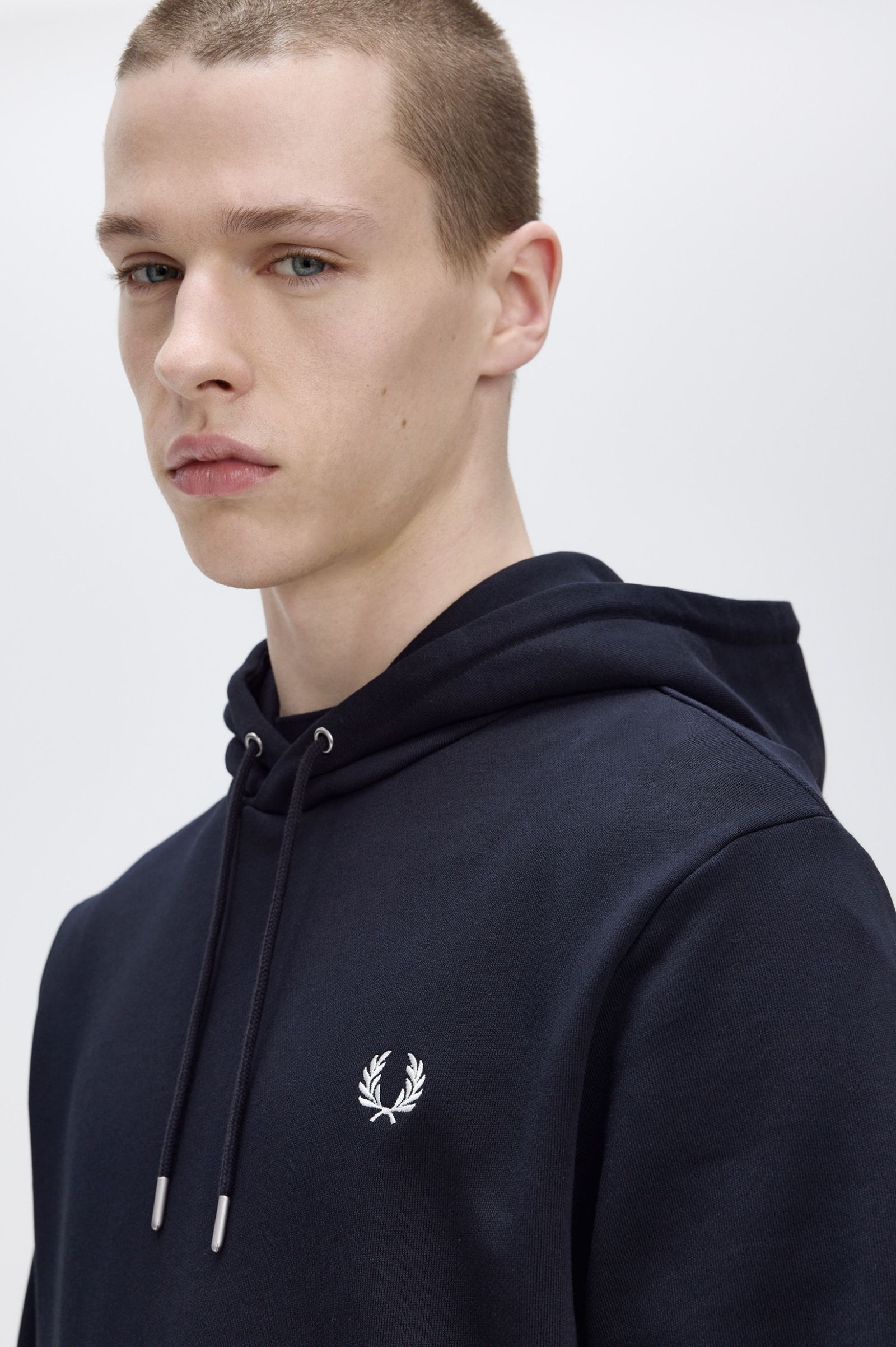 Fred Perry Hoodie Algodão Regular Fit com Bolsos Modelo 4 - detalhe