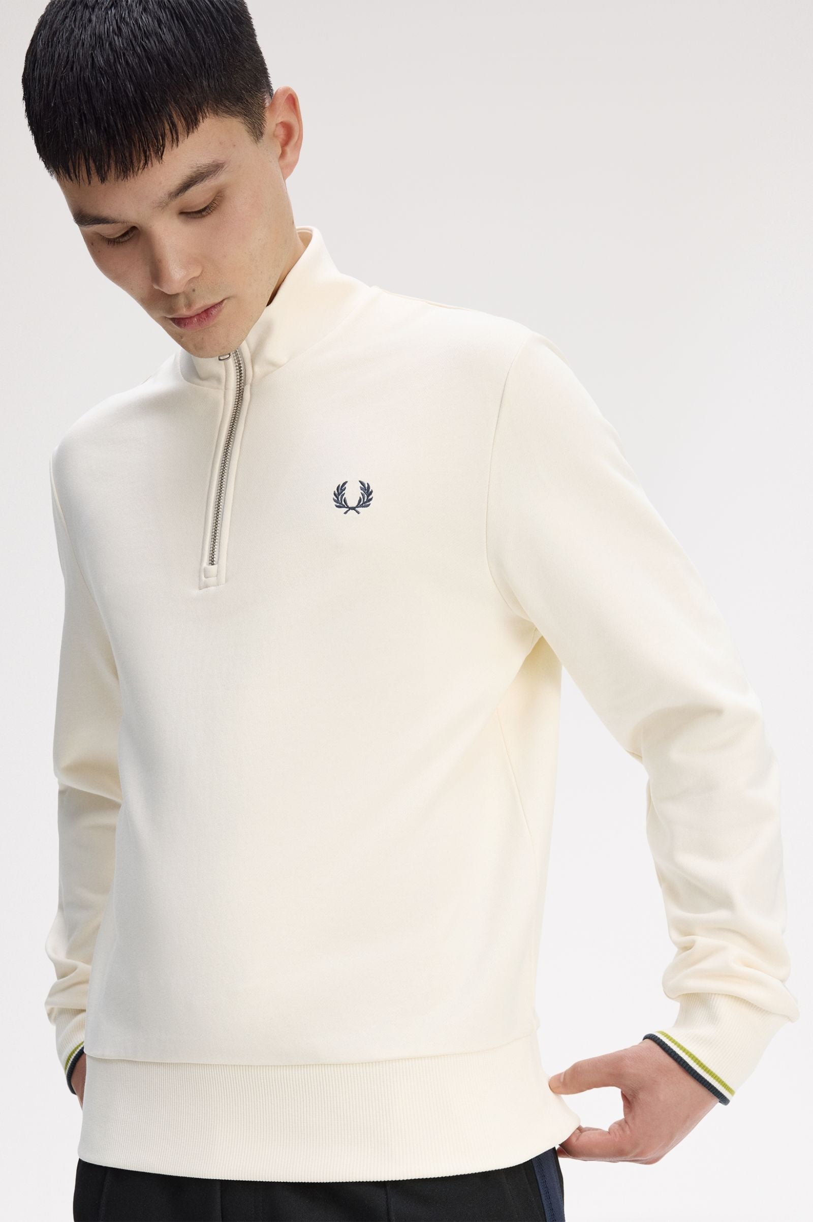 Fred Perry Polo Bordado Algodão com Fecho - detalhe