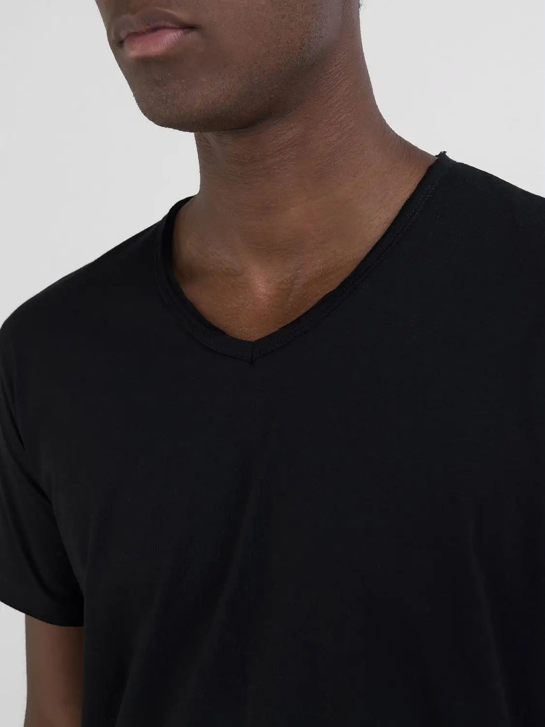 Replay T-shirt V Modelo 2 - detalhe