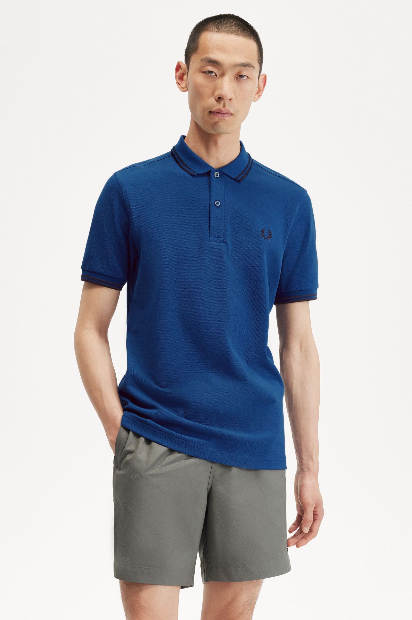 Fred Perry Polo Piqué Algodão Regular Fit Modelo 9 azul - vista frontal