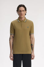 Fred Perry Polo Piqué Algodão Regular Fit camel - vista frontal