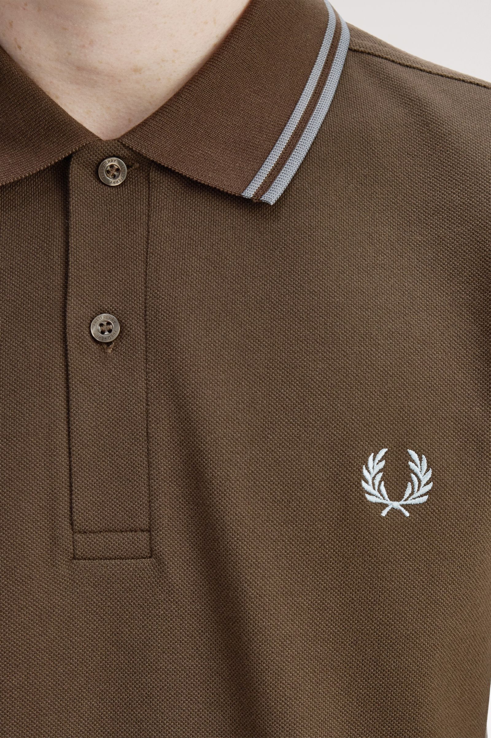 Fred Perry Polo Piqué Algodão Regular Fit Modelo 2 - detalhe