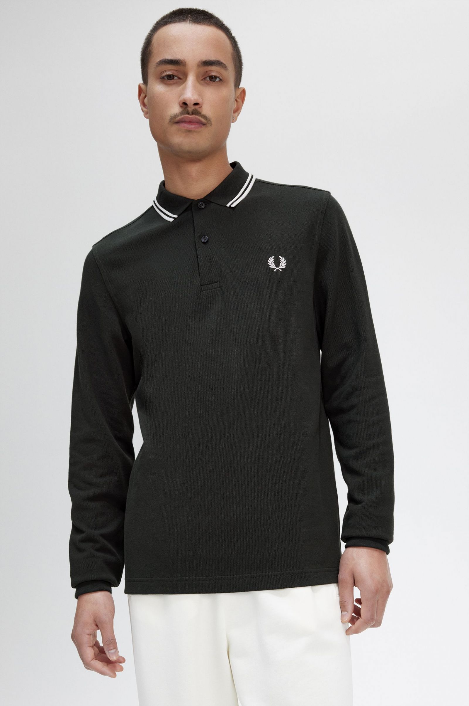 Fred Perry Polo Piqué Algodão Regular Fit Modelo 12 - vista frontal