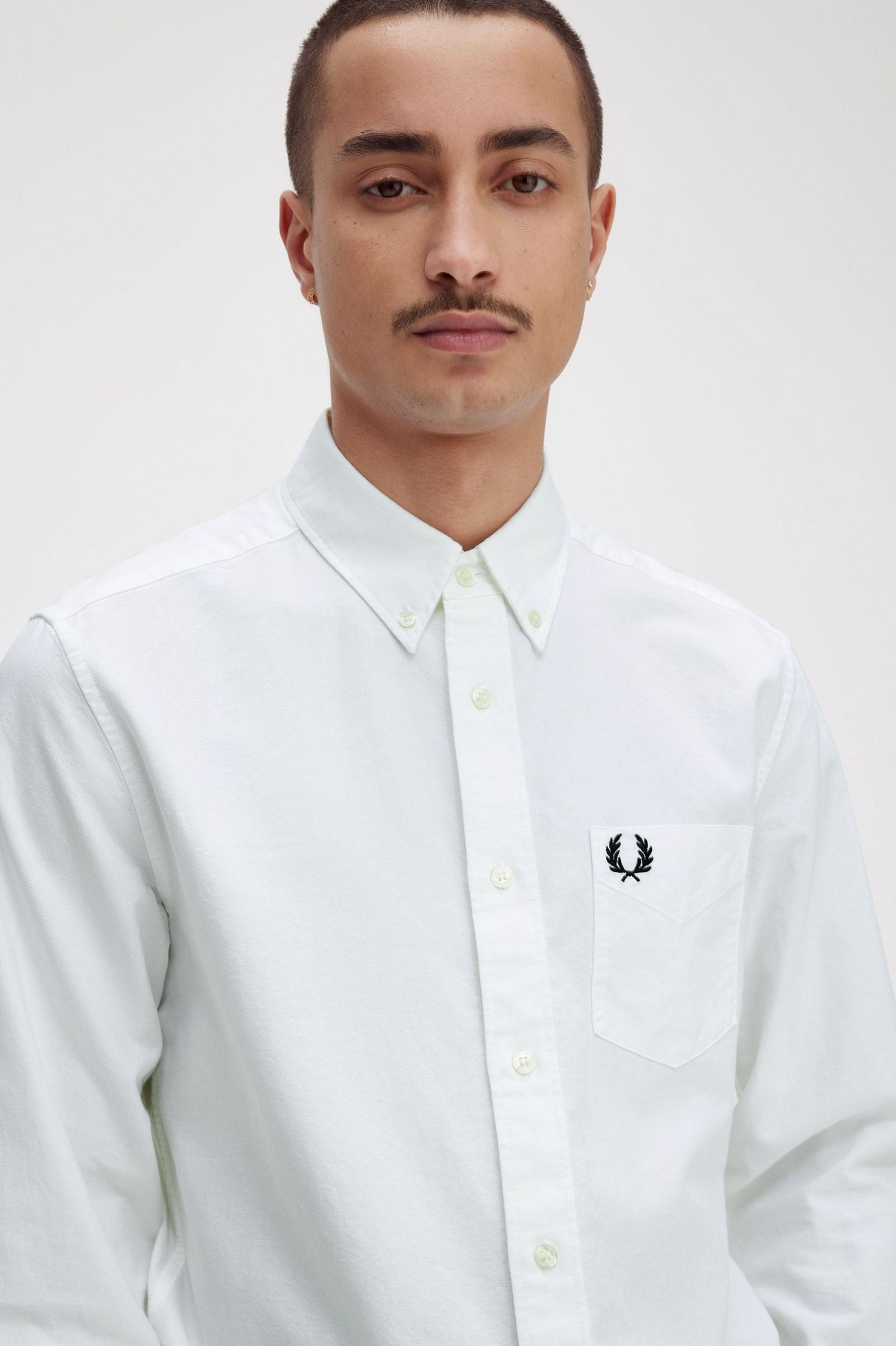 Fred Perry Camisa Algodão Oxford Regular Fit Modelo 5 branco - vista frontal
