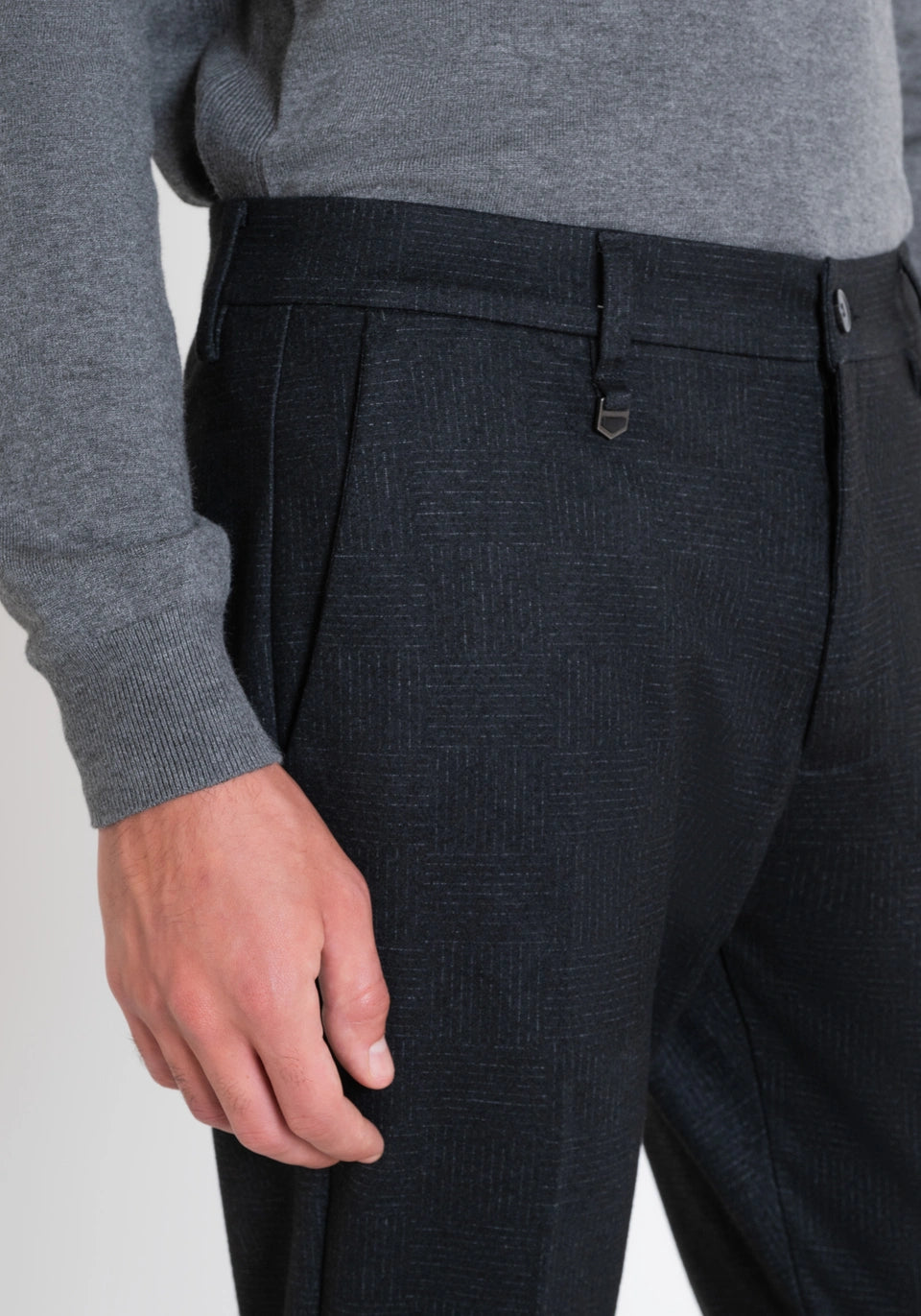 Antony Morato Calças Viscose Slim Fit com Bolsos - detalhe