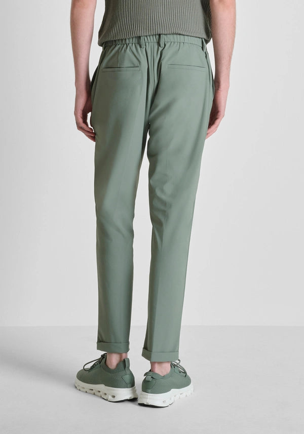 Antony Morato calça verde com bolsos laterais e traseiros