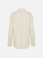 Scripta blusa fluída bege em viscose com bolso patch