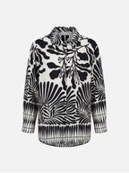 Scripta blusa fluída estampada preta em viscose