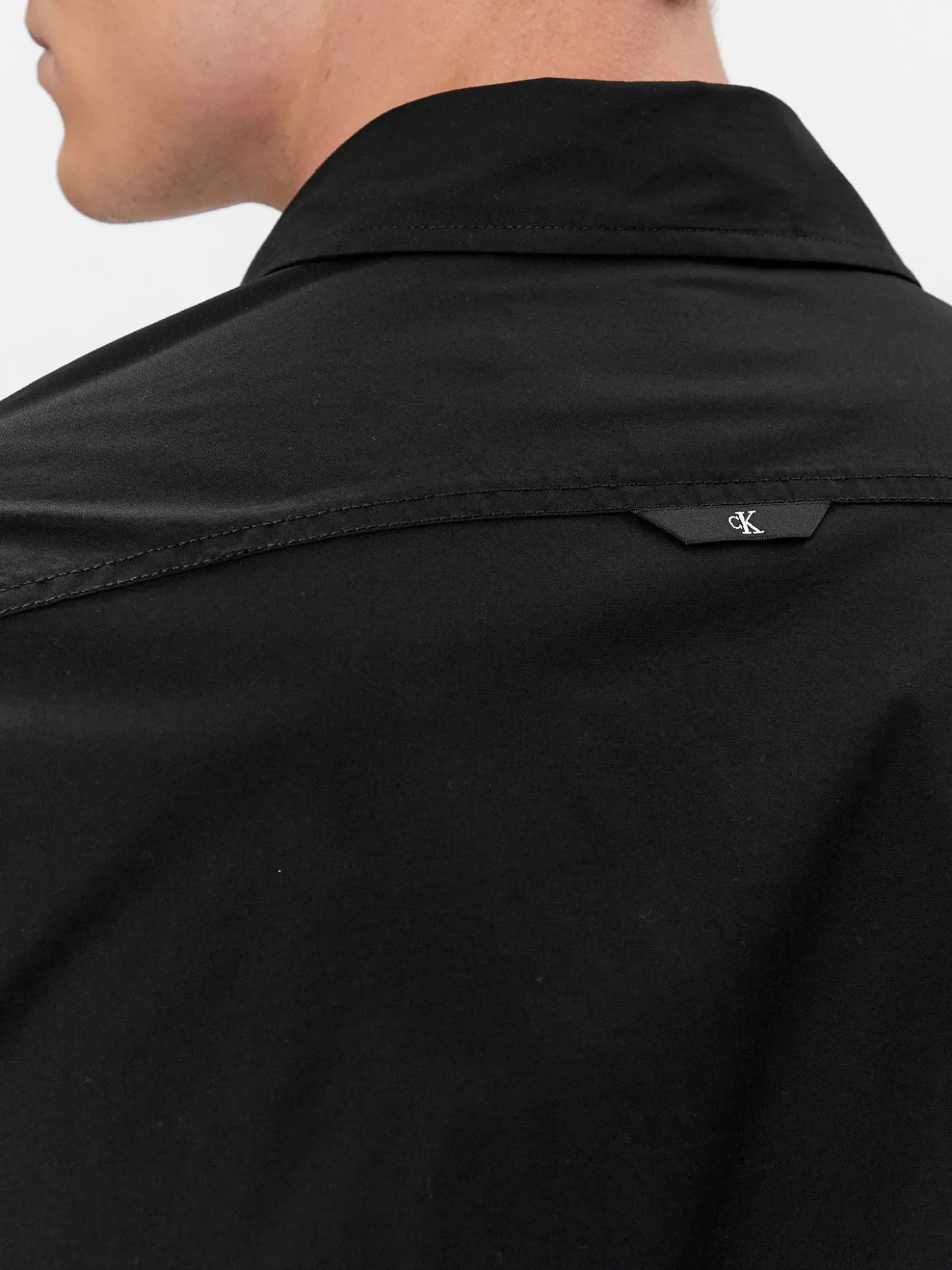 Calvin Klein Camisa com Logo Bordado Algodão - detalhe