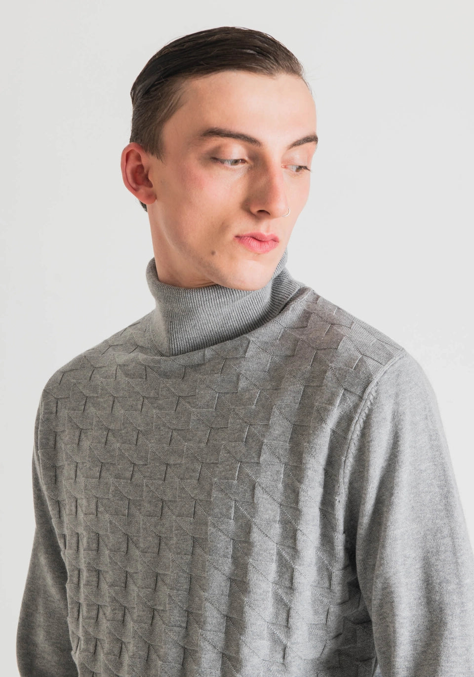 Antony Morato Camisola Algodão Gola Alta Modelo 2 - detalhe