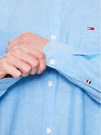 Tommy Jeans Camisa Algodão Denim com Logo - detalhe