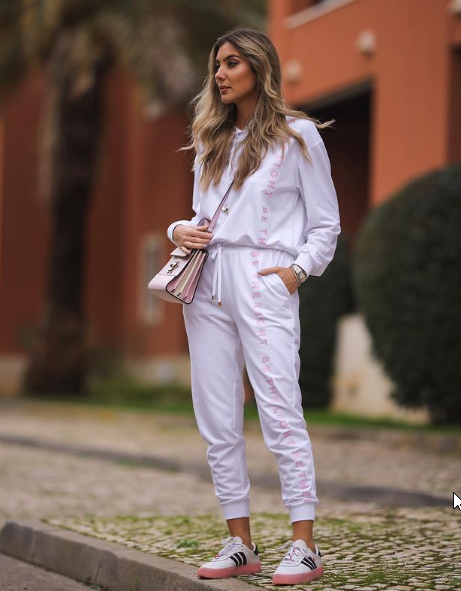 Hoodie Training Scripta