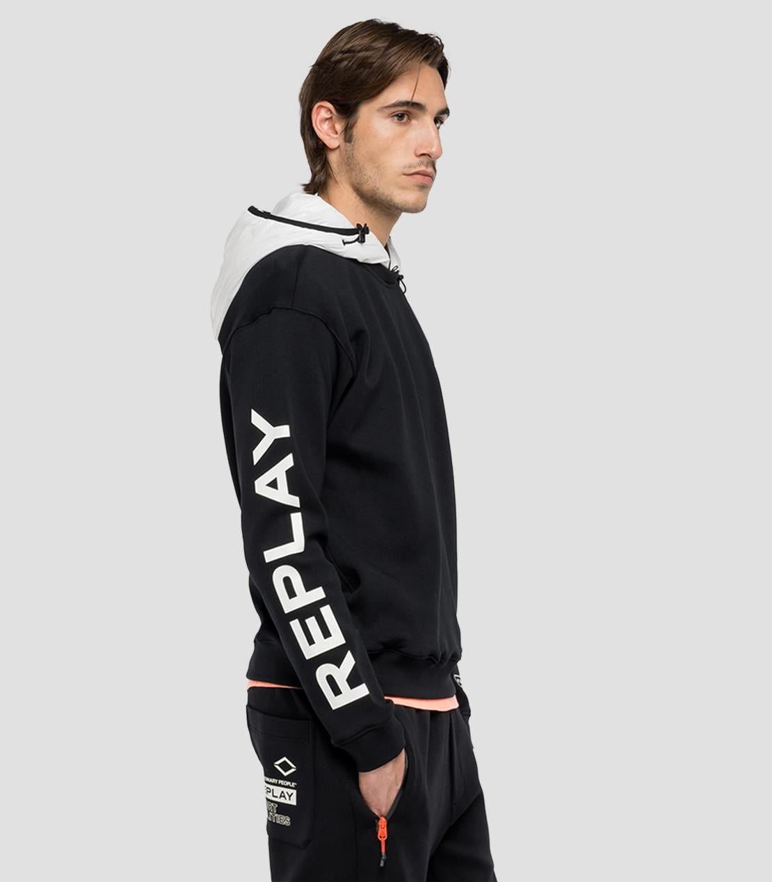 Replay Hoodie Modelo 3 - detalhe